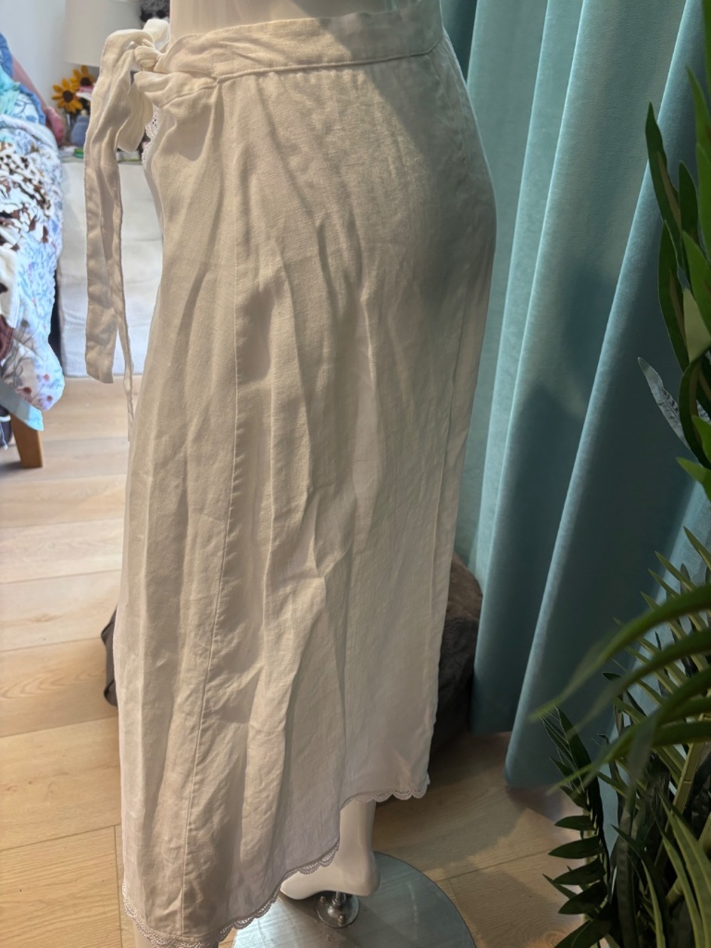 Vintage Saks Fifth Avenue Linen Skirt with Lace Trim - Picture 3 of 7